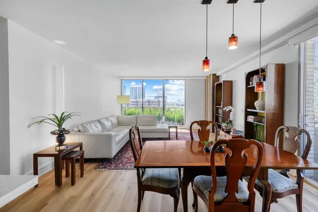 $277,000 | 2016 Main Street, Unit 722, Houston, TX 77002