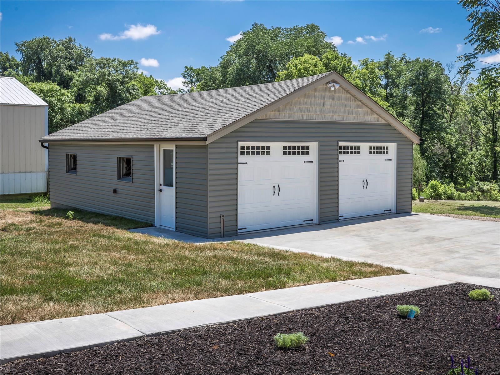 9104 Bunkum Road Fairview Heights, IL 62208 - Photo 9 of 51 Gallery Image 9