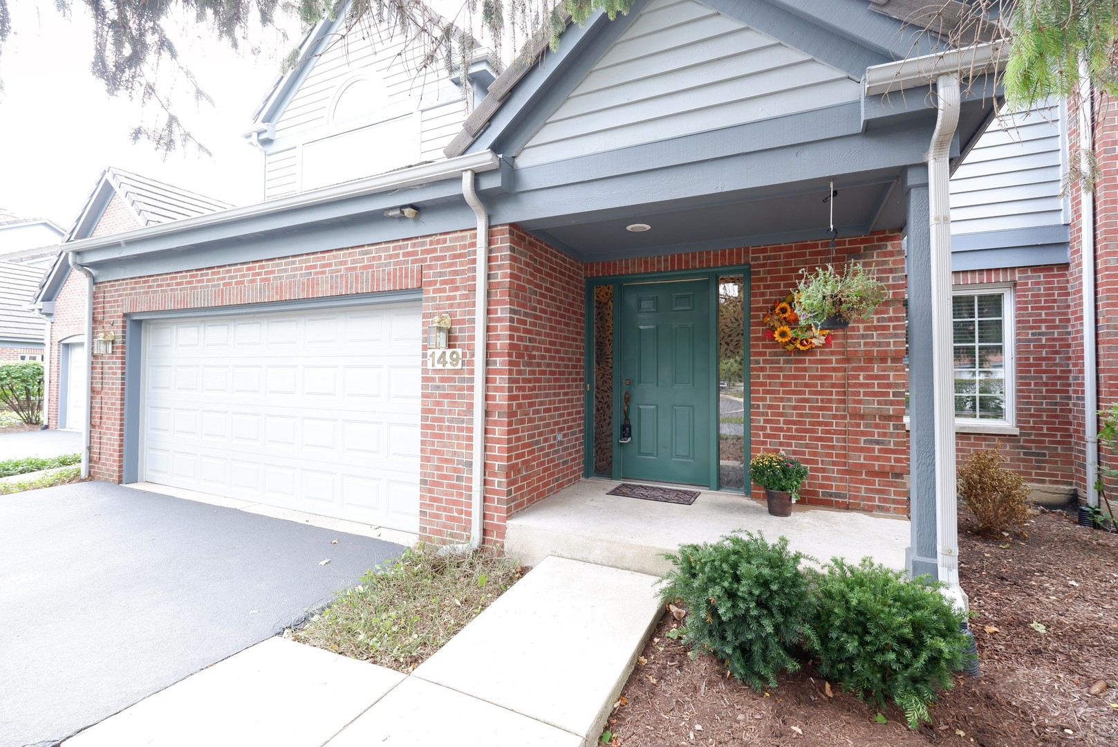 149 Easton Place, Unit 149 Burr Ridge, IL 60527 - Photo 2 of 28