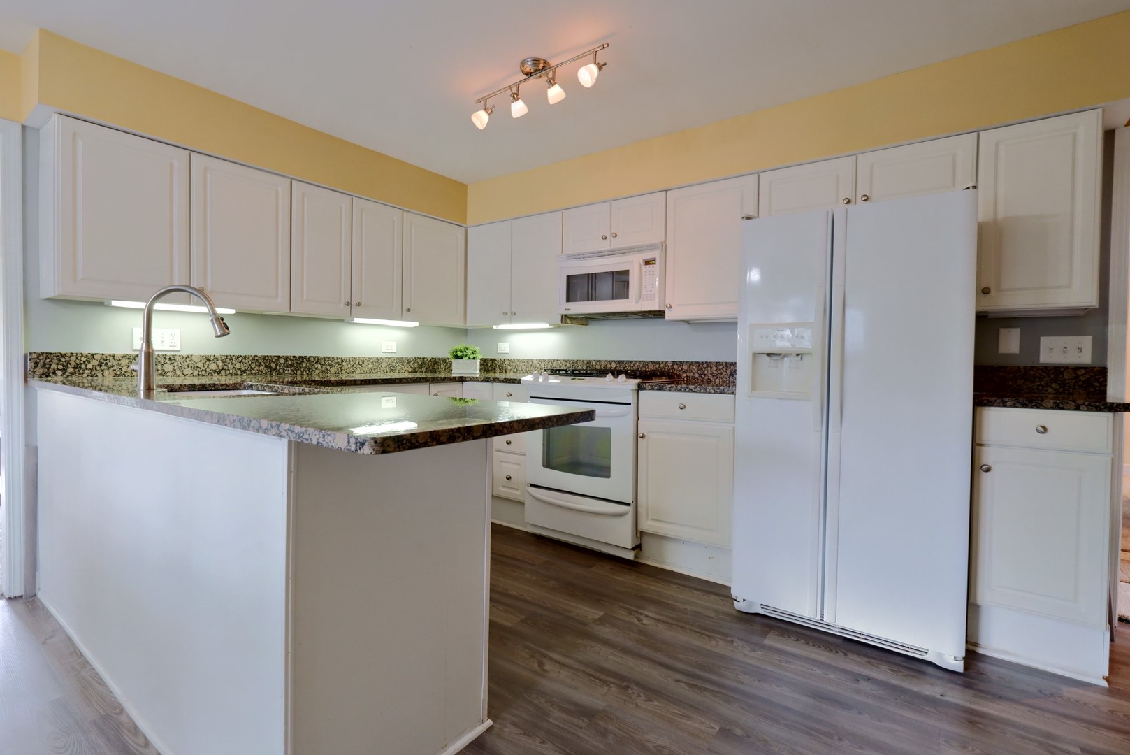 149 Easton Place, Unit 149 Burr Ridge, IL 60527 - Photo 11 of 28