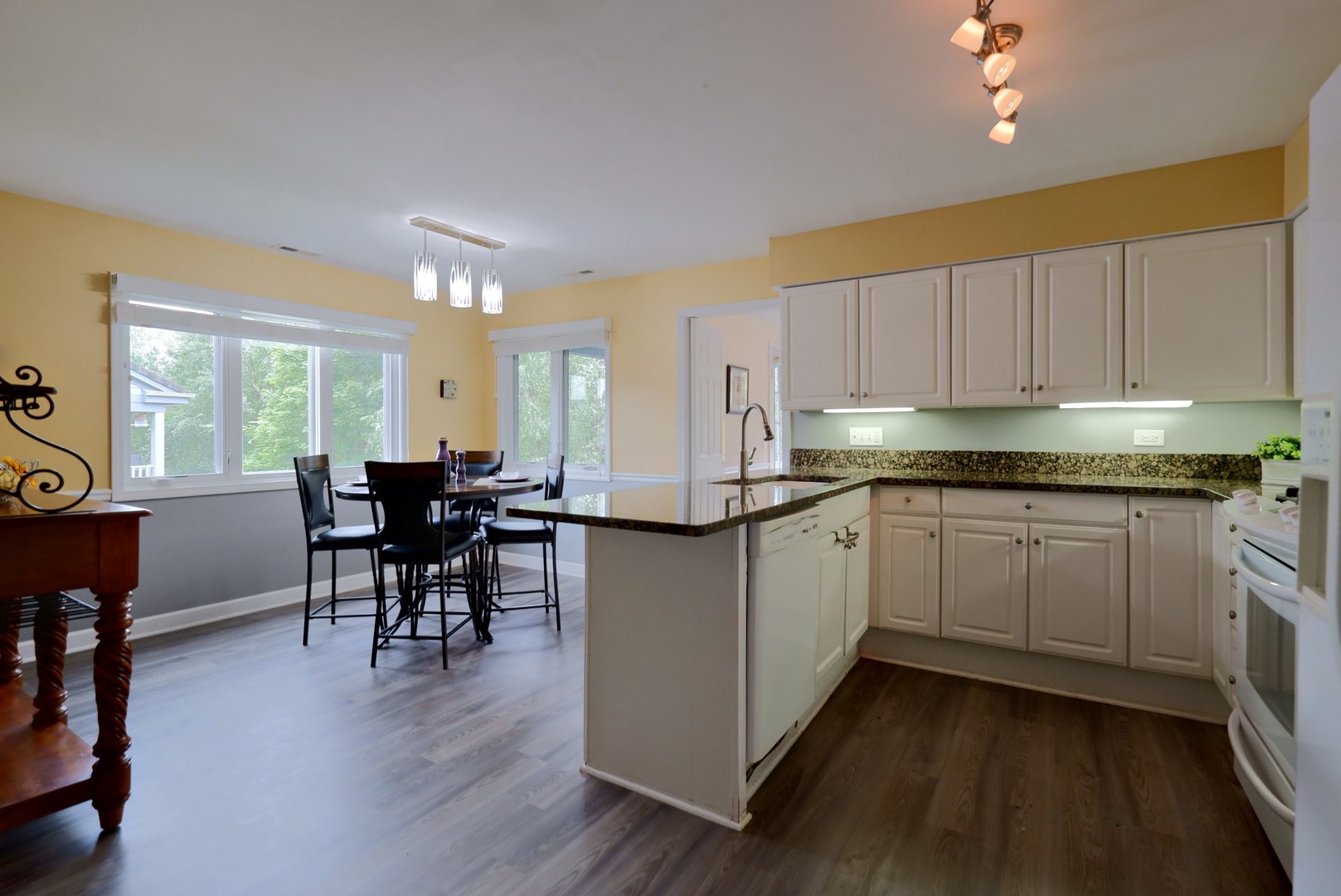 149 Easton Place, Unit 149 Burr Ridge, IL 60527 - Photo 10 of 28