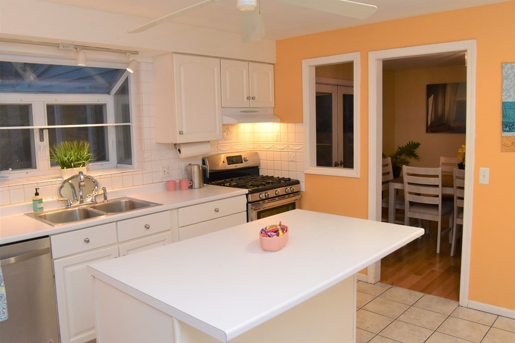 180 Aubinwood Road Amherst, MA 01002 - Photo 14 of 35 Gallery Image 14