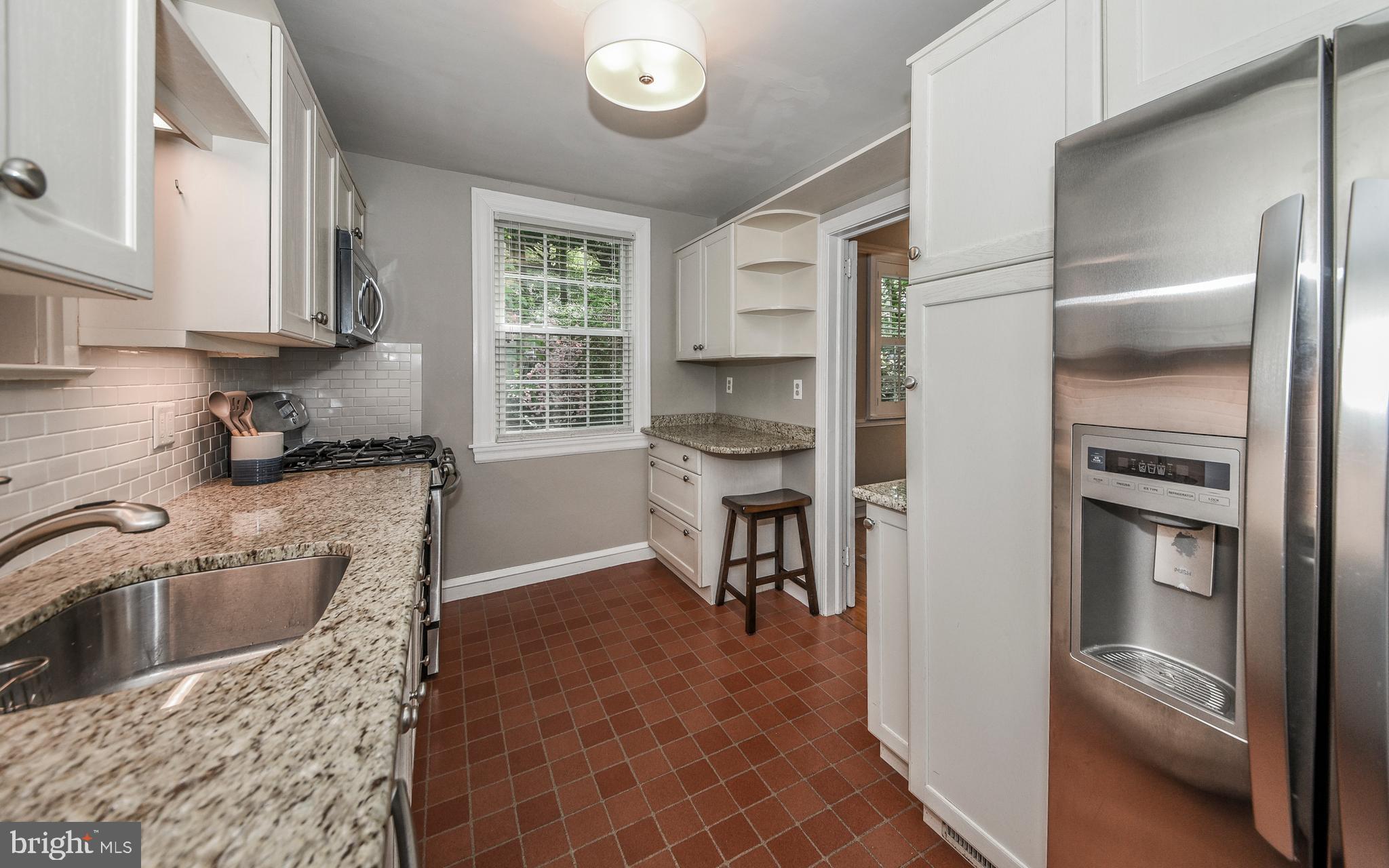 340 Harbison Road Wayne, PA 19087 - Photo 14 of 38 Updated kitchen, S/S appliances, granite