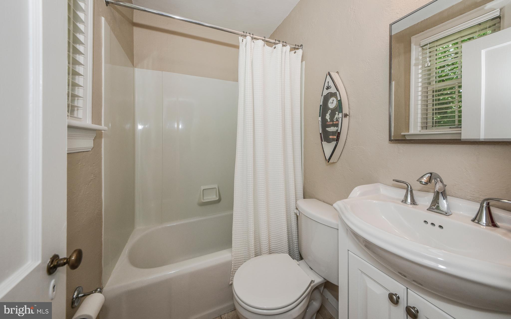 340 Harbison Road Wayne, PA 19087 - Photo 21 of 38 En-suite updated private bath on main level