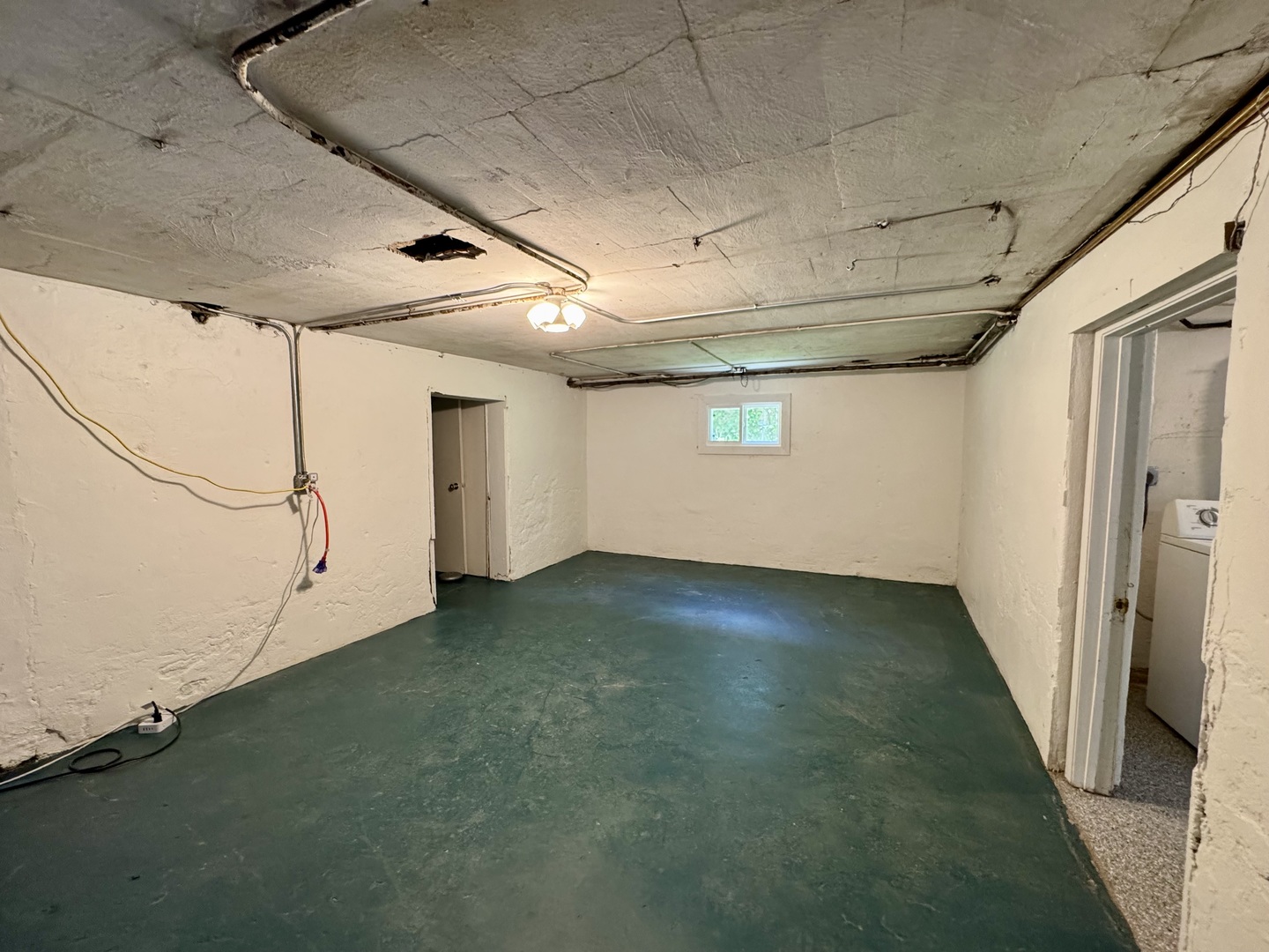 844 Deerfield Road, Unit 2 Highland Park, IL 60035 - Photo 17 of 18 a view of a room with an empty space