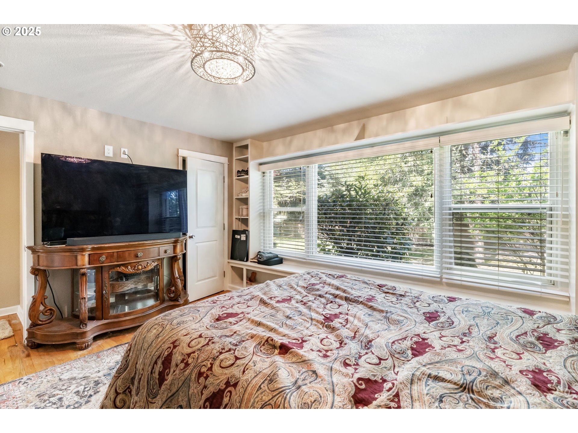 5200 Southwest Scholls Ferry Road Portland, OR 97225 - Photo 16 of 36 Owner's Suite Bedroom