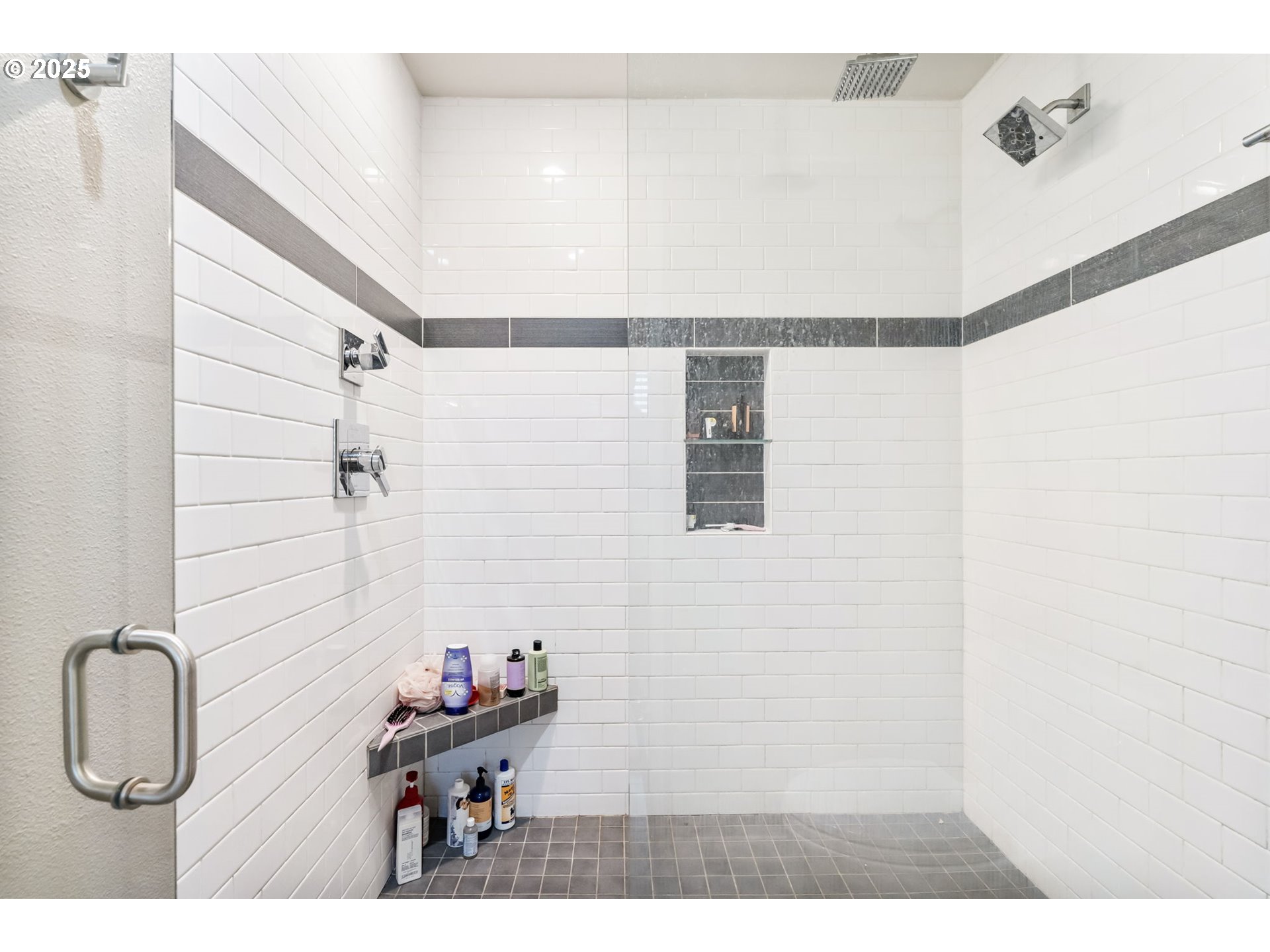 5200 Southwest Scholls Ferry Road Portland, OR 97225 - Photo 19 of 36 Owner's Suite Bathroom