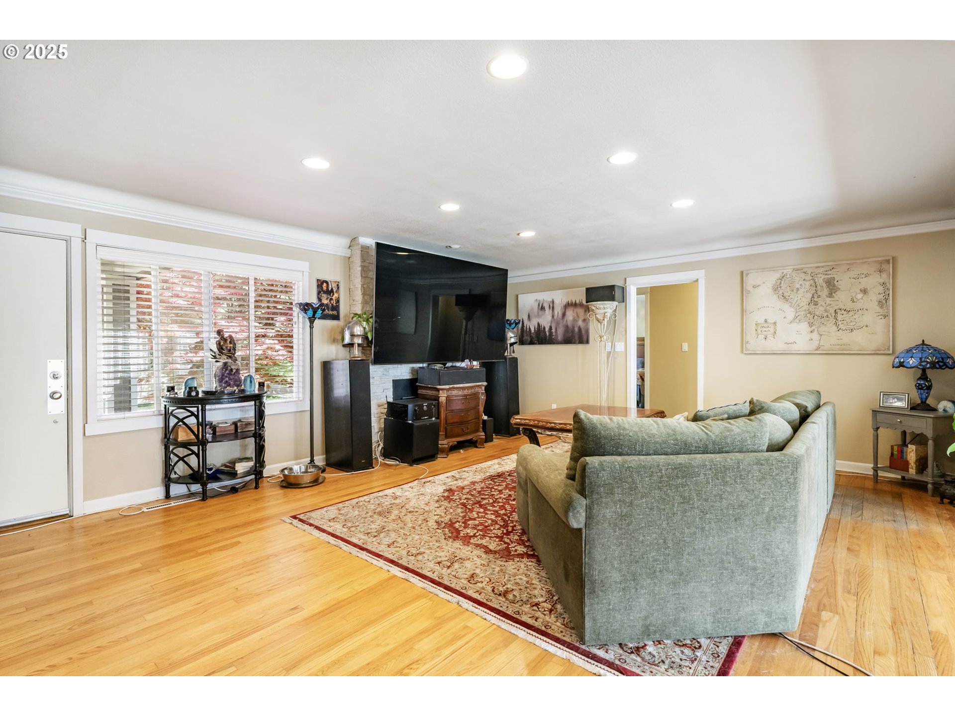 5200 Southwest Scholls Ferry Road Portland, OR 97225 - Photo 6 of 36 Living Room