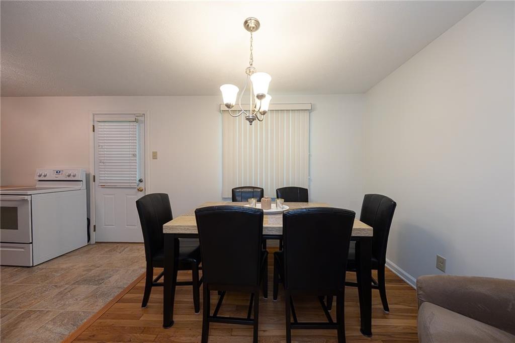 44 Highbury Road Cheswick, PA 15024 - Photo 6 of 36 OPEN DESIGN DININGROOM AND KITCHEN.
