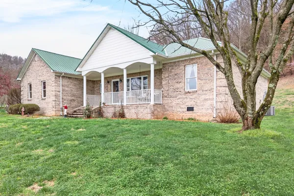 $449,929 | 444 Mackie Road, Sparta, TN 38583