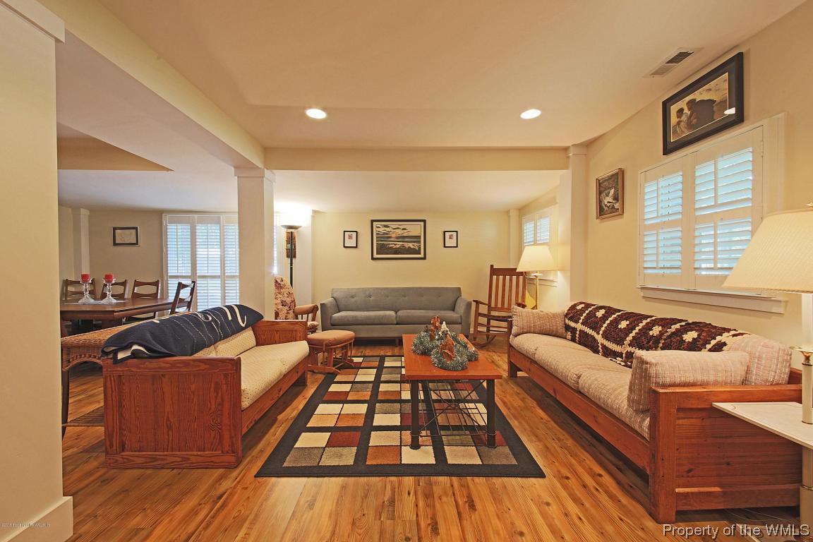 4038 South Riverside Drive Lanexa, VA 23089 - Photo 10 of 28 IMG_1036