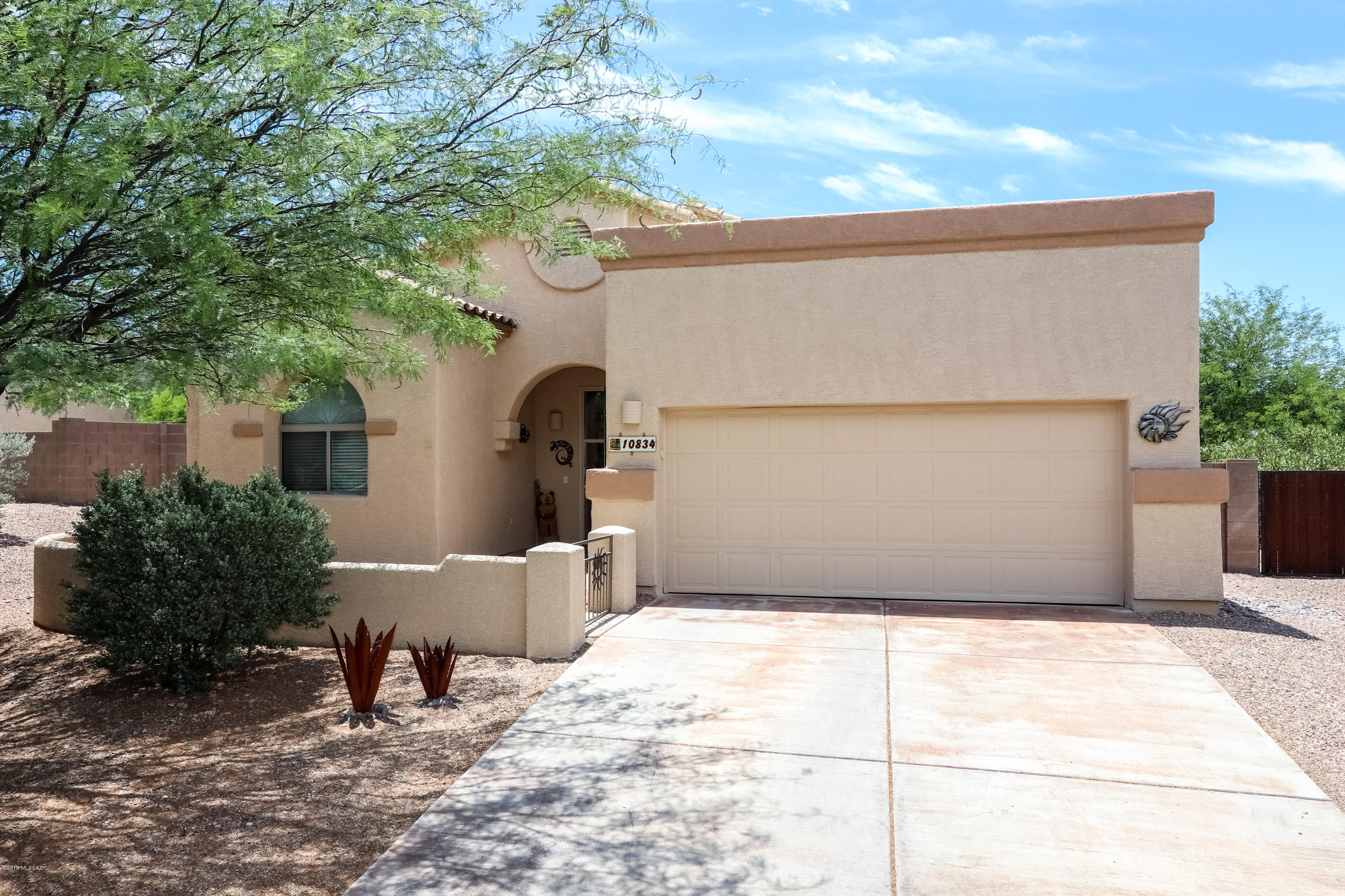 10834 South Heart Break Ridge Place Vail, AZ 85641 - Photo 2 of 43