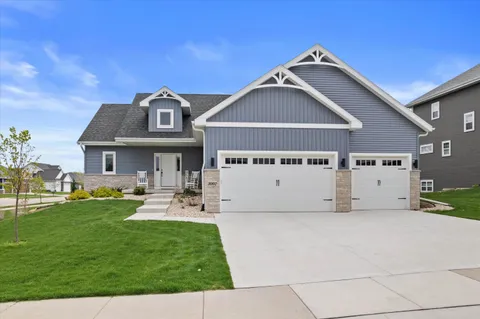 $700,000 | 3002 London Cottage Grove, Cottage Grove, WI 53527