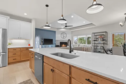 $700,000 | 3002 London Cottage Grove, Cottage Grove, WI 53527