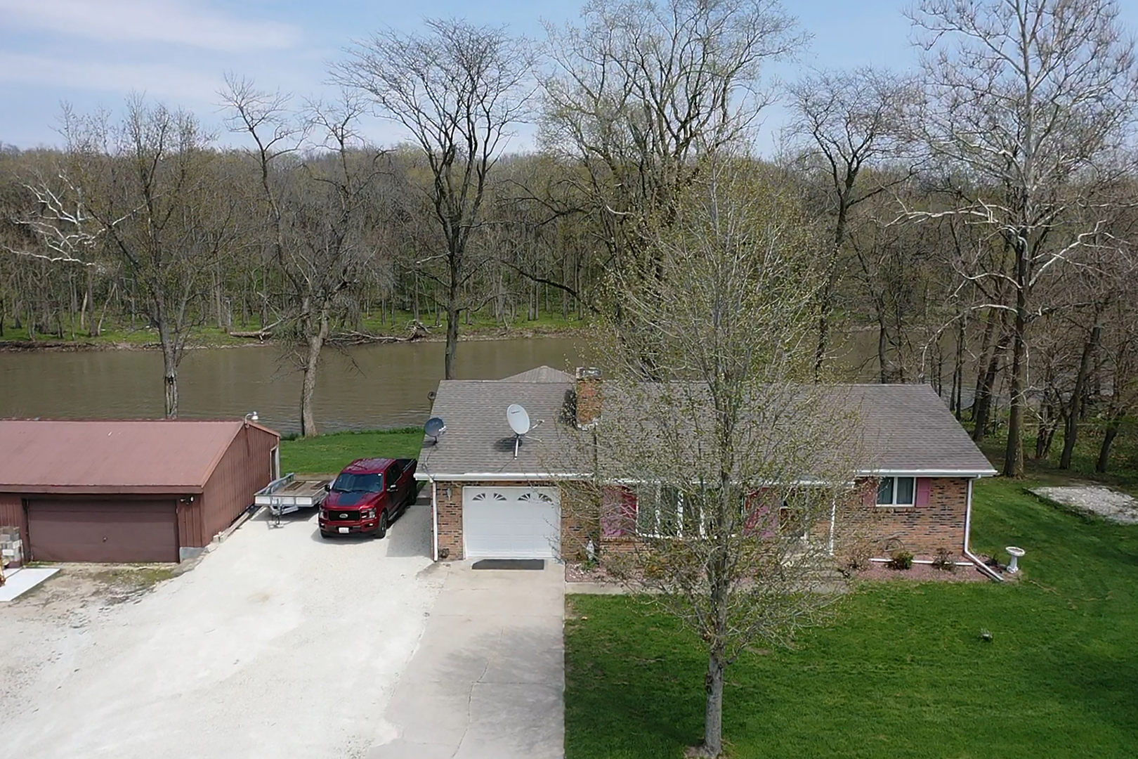 5585 River Road Kankakee, IL 60901 - Photo 25 of 30 a view of a house with a backyard