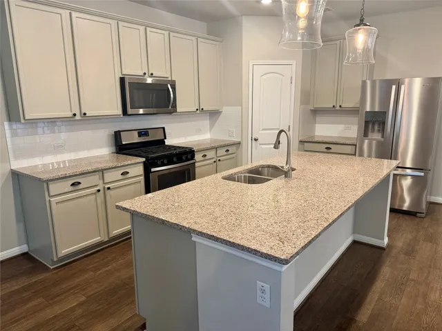 $2,350 | 120 Buckthorn Drive, Dripping Springs, TX 78620