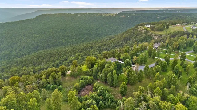 $1,800,000 | 190 Gray Fox Court, Jasper, TN 37347