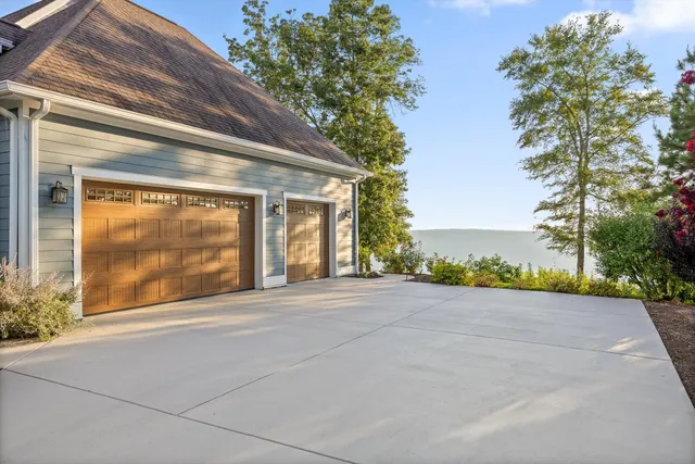 $1,800,000 | 190 Gray Fox Court, Jasper, TN 37347