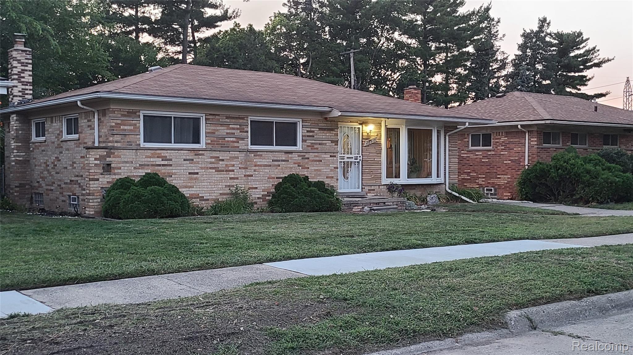 20517 Sunderland Road Detroit, MI 48219 - Photo 2 of 4 20200831_201516.jpg