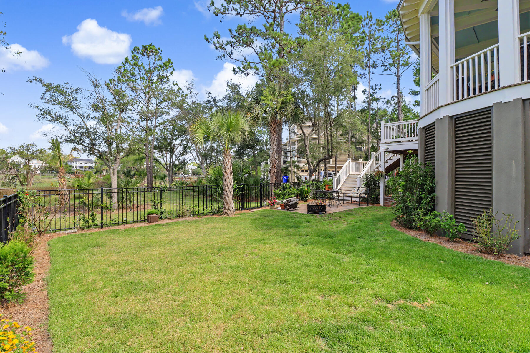 374 Commonwealth Road Mount Pleasant, SC 29466 - Photo 12 of 43