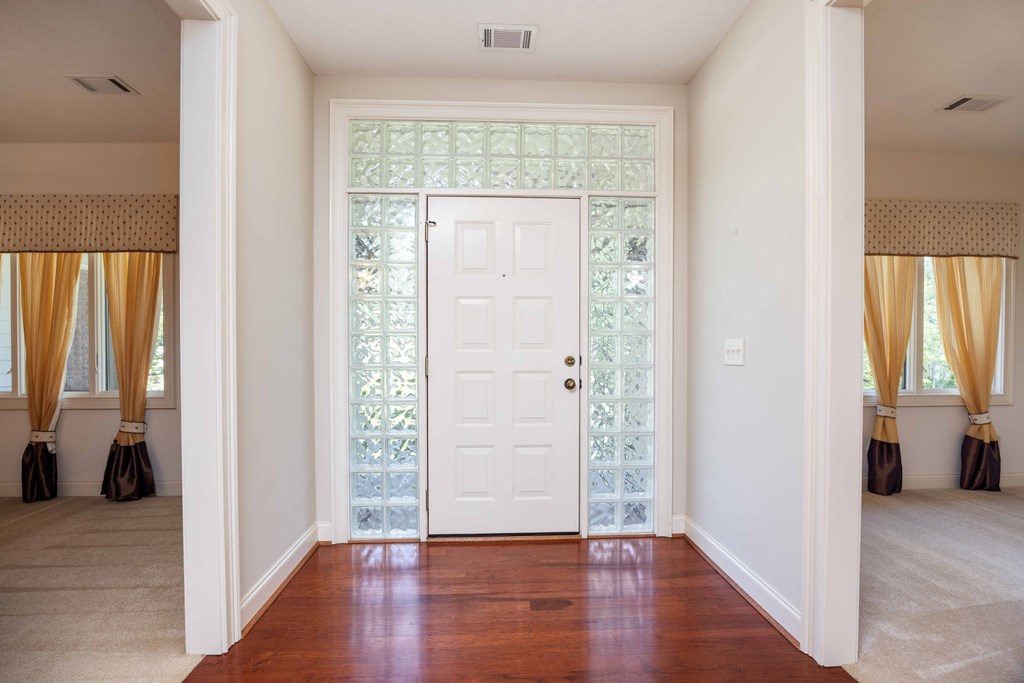 8017 Innisbrook Court Columbus, GA 31909 - Photo 5 of 76 Foyer entry