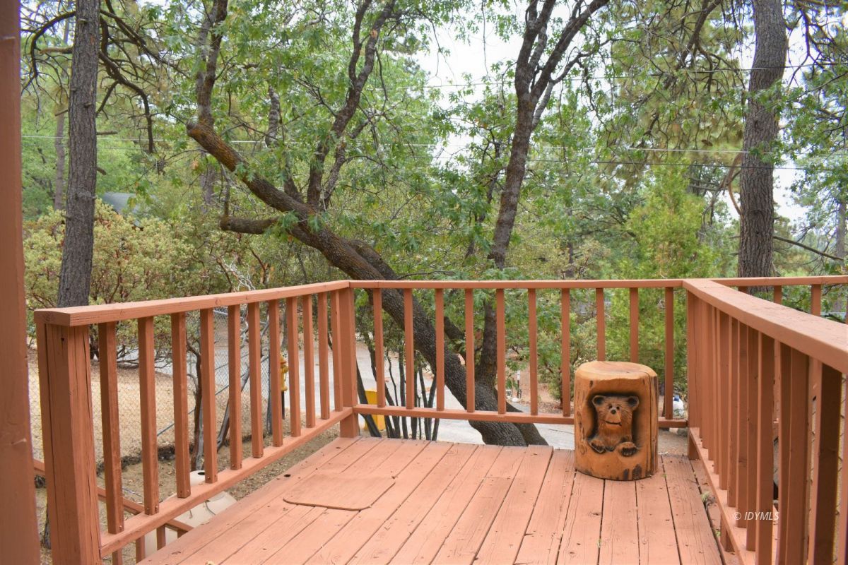Upper Level Deck