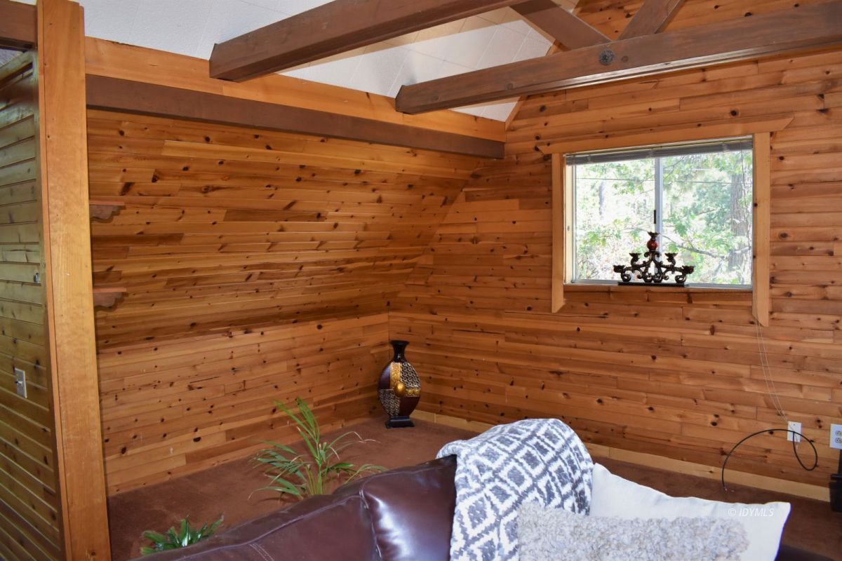 54374 Valley-View Idyllwild, CA 92549 - Photo 8 of 47 Cedar Interior