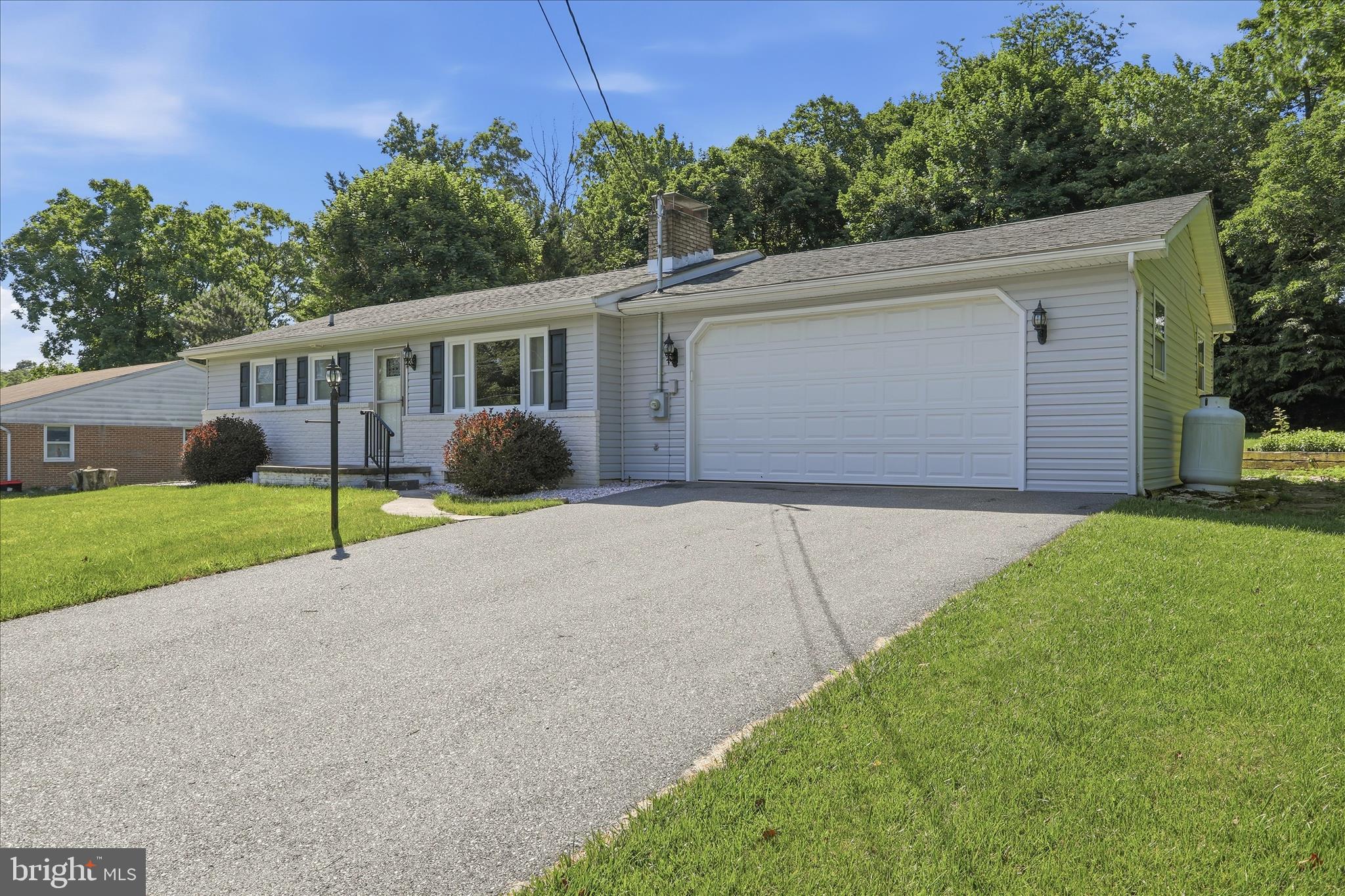 15716 Valley Avenue Blue Ridge Summit, PA 17214 - Photo 5 of 34
