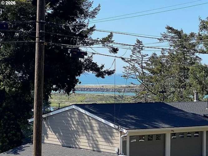 94287 June Street Gold Beach, OR 97444 - Photo 3 of 20