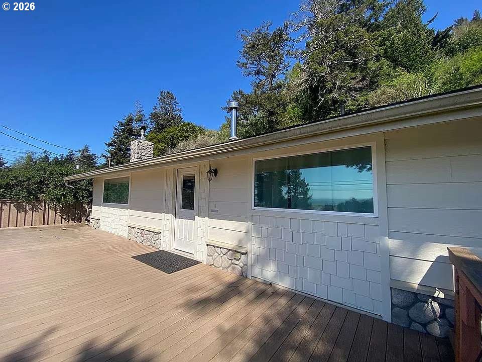 94287 June Street Gold Beach, OR 97444 - Photo 7 of 20