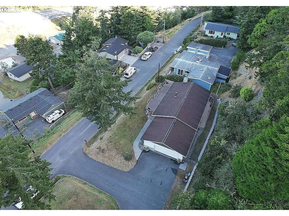 94287 June Street Gold Beach, OR 97444 - Photo 9 of 20