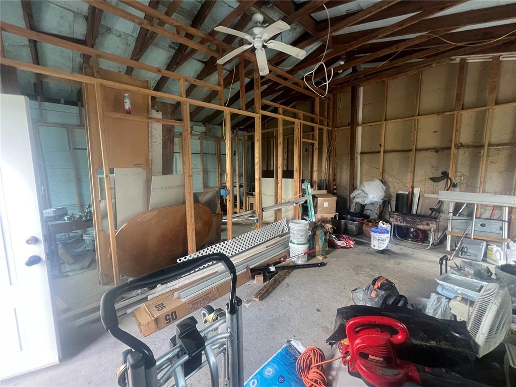 5855 Jack Brack Road St. Cloud, FL 34771 - Photo 46 of 86 a room with gym equipment