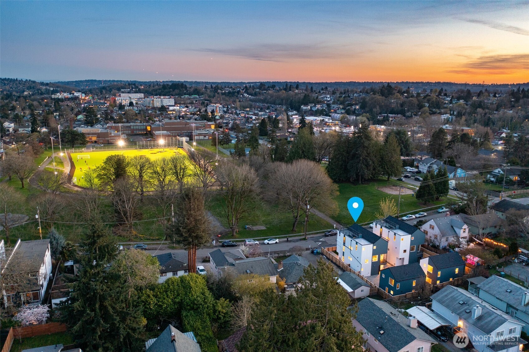 3916 South Juneau Street Seattle, WA 98118 - Photo 39 of 40 a view of a city