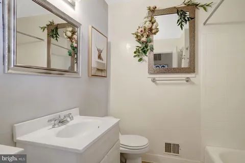 $775,000 | 8904 Camfield Drive, Alexandria, VA 22308