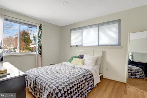 $775,000 | 8904 Camfield Drive, Alexandria, VA 22308