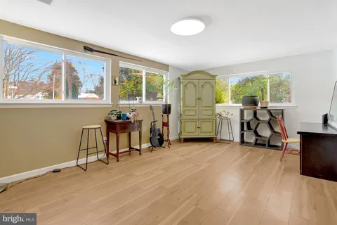 $775,000 | 8904 Camfield Drive, Alexandria, VA 22308