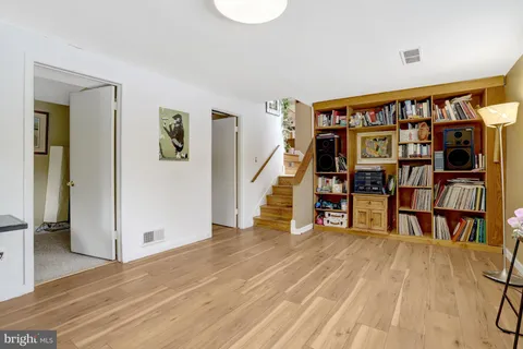 $775,000 | 8904 Camfield Drive, Alexandria, VA 22308