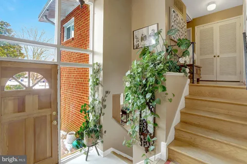 $775,000 | 8904 Camfield Drive, Alexandria, VA 22308