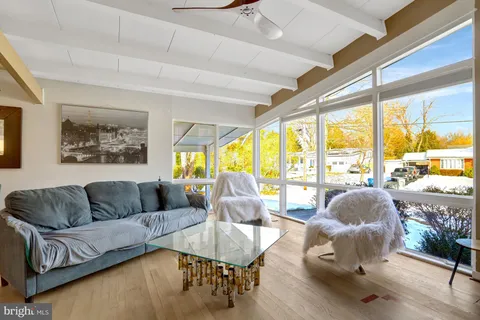 $775,000 | 8904 Camfield Drive, Alexandria, VA 22308