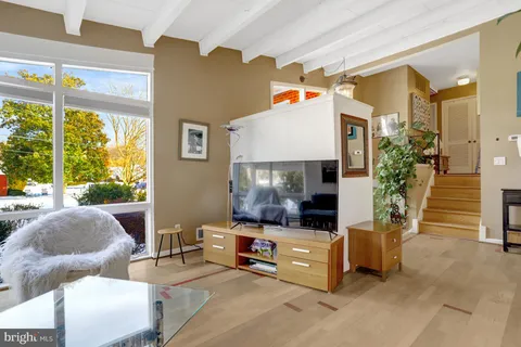 $775,000 | 8904 Camfield Drive, Alexandria, VA 22308