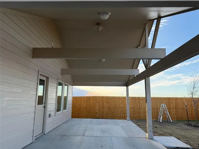 a picture of a room with a floor plan