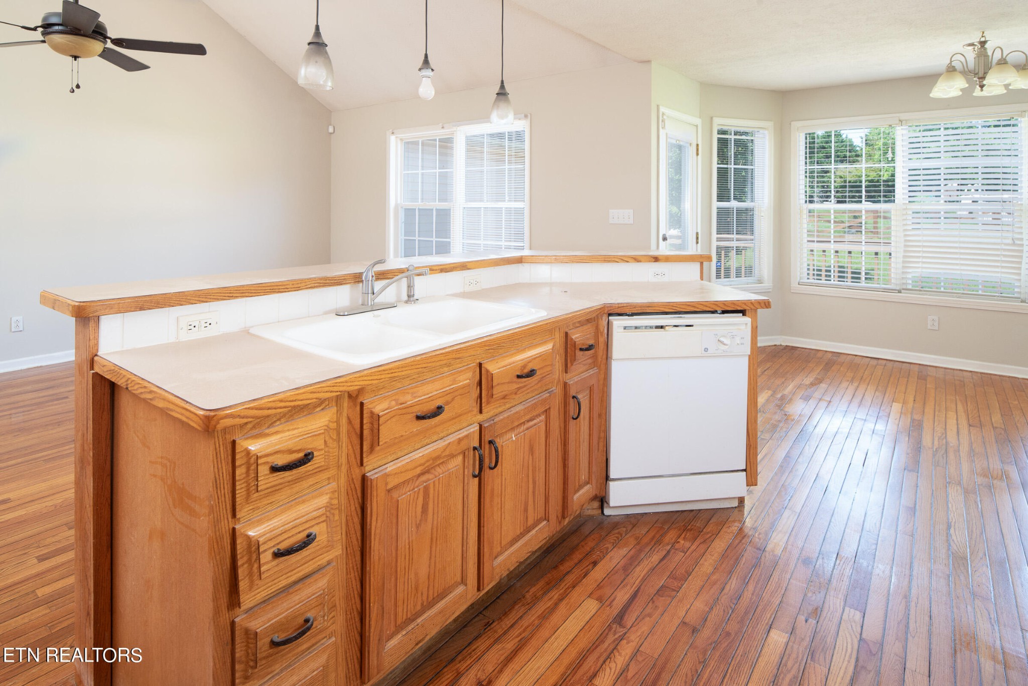 265 Pecan Circle Corryton, TN 37721 - Photo 10 of 21