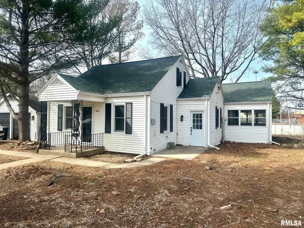 $160,000 | 585 Cherry Street, Jacksonville, IL 62650