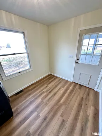 $160,000 | 585 Cherry Street, Jacksonville, IL 62650