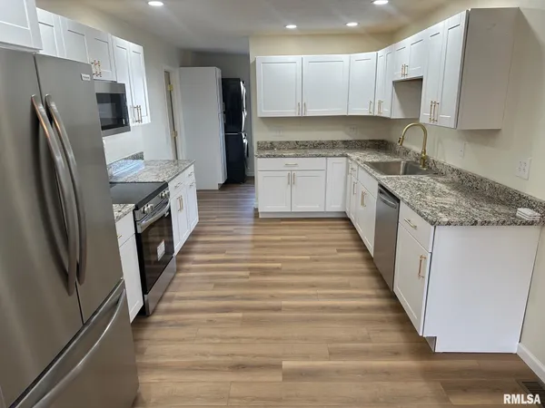 $160,000 | 585 Cherry Street, Jacksonville, IL 62650