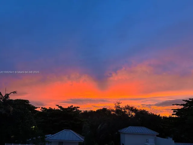 $990,000 | 3540 Main Highway, Unit 407, Coconut Grove, FL 33133