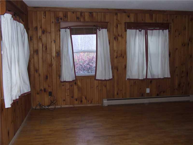 139 Upper-Charleston Road Charleston, ME 04422 - Photo 15 of 19 Living Room.