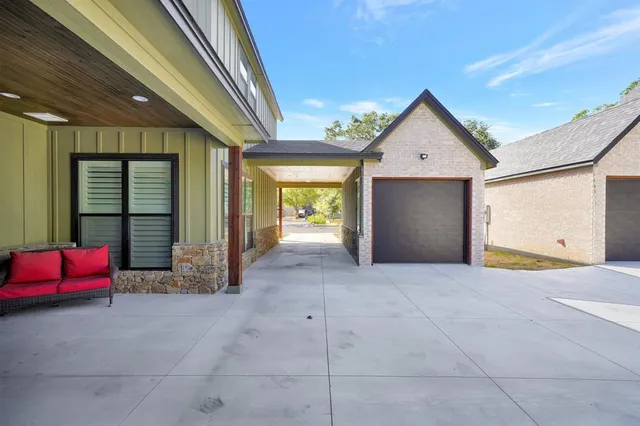 $729,900 | 514 West Spring Street, Weatherford, TX 76086