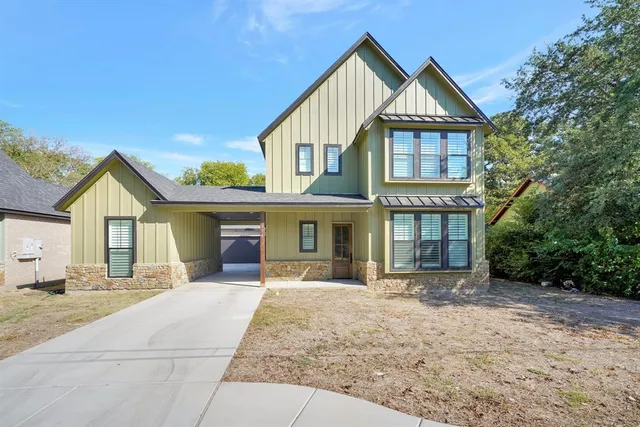 $729,900 | 514 West Spring Street, Weatherford, TX 76086