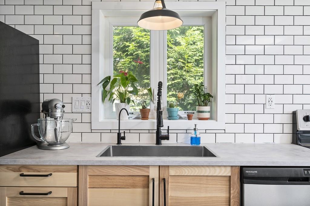 12 Main Street Mendon, MA 01756 - Photo 3 of 30